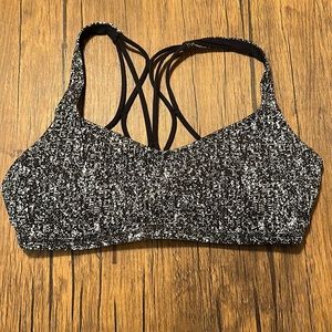 Lululemon sports bra size 6